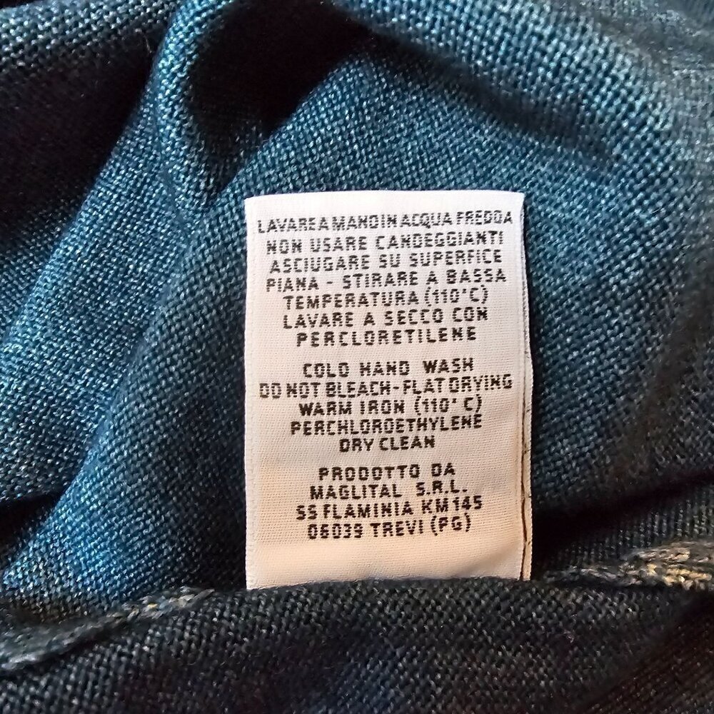 Cruciani Men's V-Neck Sweater, Light Weight, 100% Wool Made In Italy Size 54, XL - Picture 4 of 12